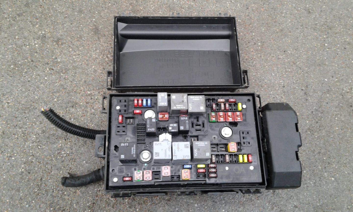 Module fusibles Astra J 13302309 -WYSYLKA