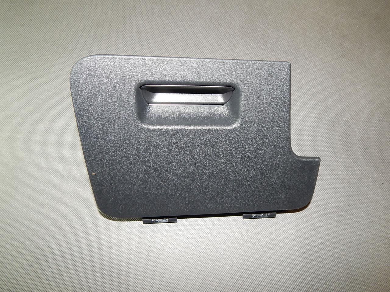 VW TOURAN 5T passenger compartment below steering wheel, 5TB857919A