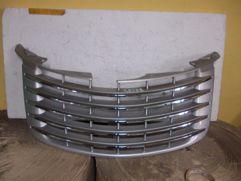 GRILLE CHRYSLER PT CRUIZER LIFT 06