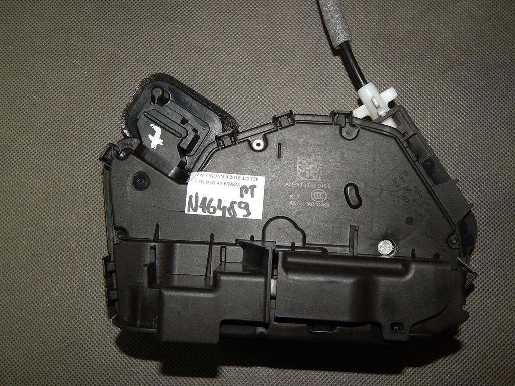 VW TIGUAN II 5NA lock right rear part 5TB839016E