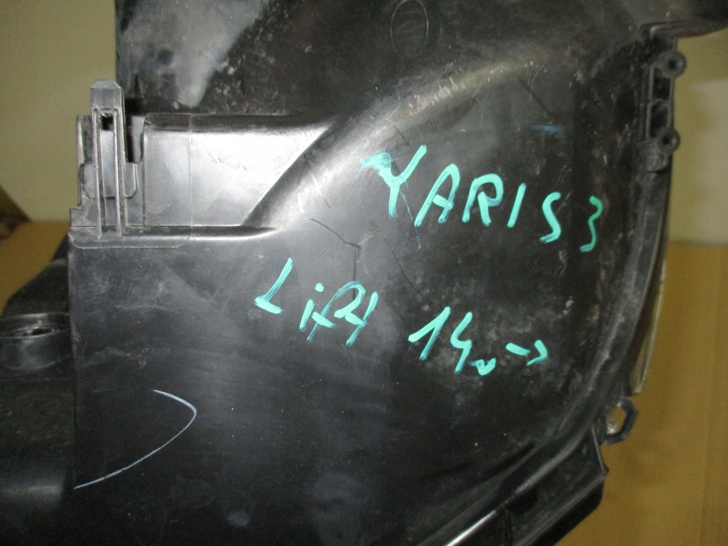 light right front Toyota Yaris lift 14r- H4