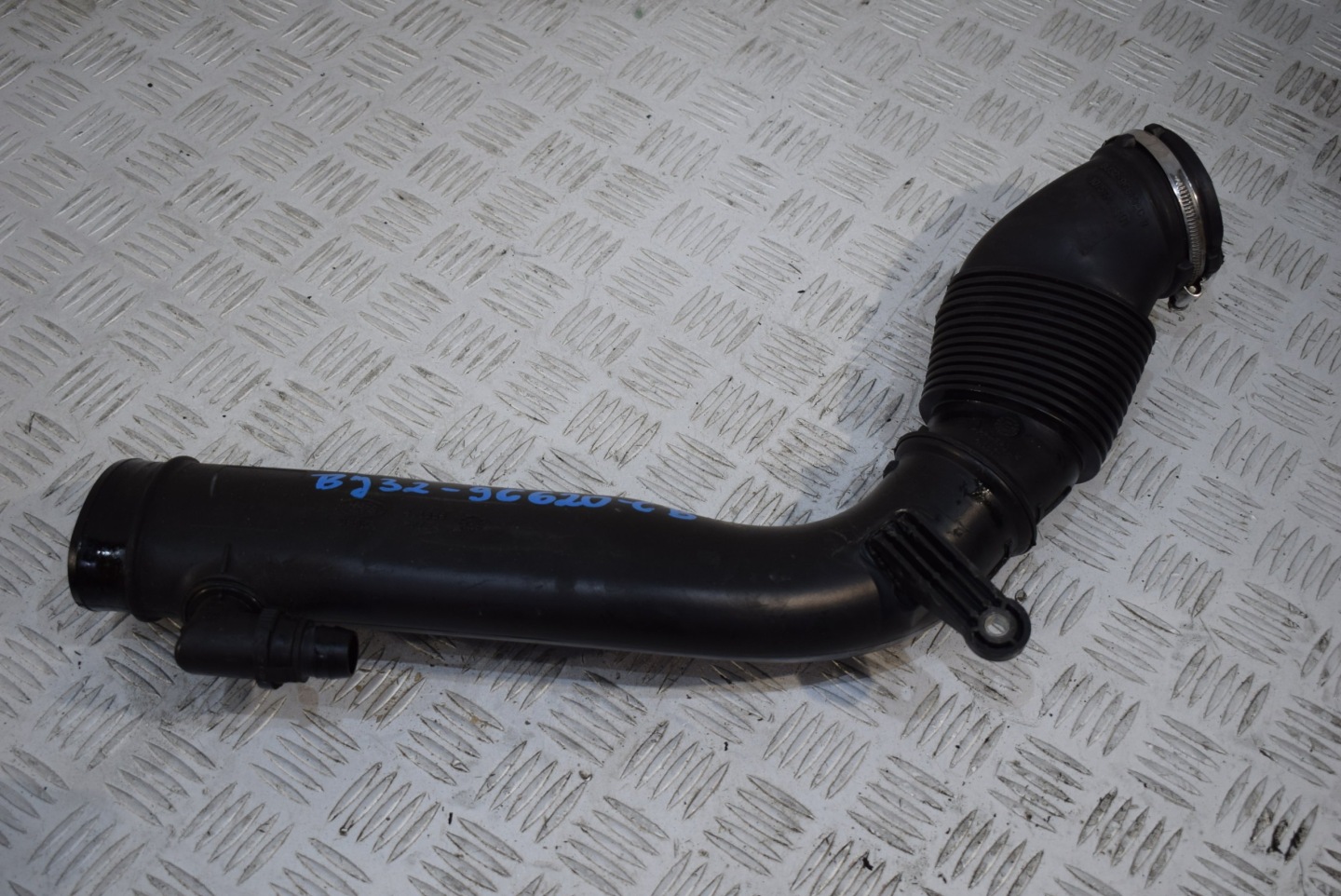 rohr Schlauch intercooler EVOQUE BJ32-9C620-CB