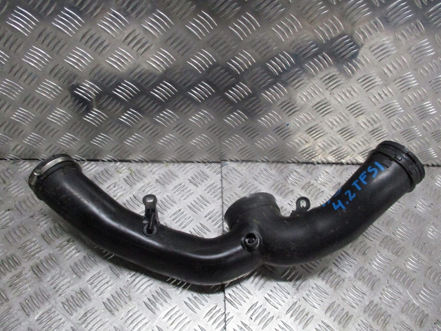pipe PORSCHE CAYENNE 7P5 4,2FSI
