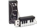 USB FLASH DISK 32 GB ORGAN KEYBOARD HUDBA + KĽÚČENKA