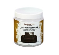 Furniture Clinic Leather Degreaser vyťahuje tuk