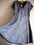 WAREHOUSE SUKIENKA W KWIATKI Z KORONKĄ 38