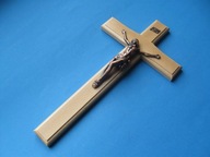 Krzyż drewniany na ścianę jasny brąz 32 cm