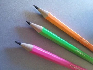 Карандаш с бархатным покрытием Wopex Neon Staedtler