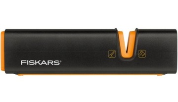 НАБОР FISKARS ИЗ 5 КУХОННЫХ НОЖЕЙ В КРОМОЧНОМ БЛОКЕ + ТОЧИЛКА XSHARP