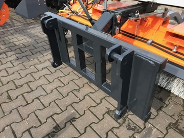 Подметальная машина-погрузчик JCB CAT MANITOU CASE трактор tur euro kramer weidemann