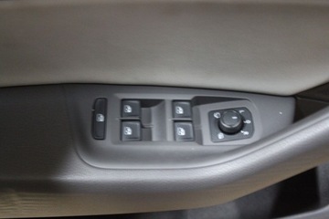 фото thumb №1, Оббивка двері перед ліві vw arteon dynaudio