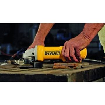 Угловая шлифовальная машина DeWALT DWE4207K 1010 Вт, 125 мм WALZ