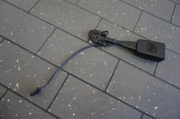 фото thumb №1, Кліпса поперечина передній перед audi q7 4l0857755l