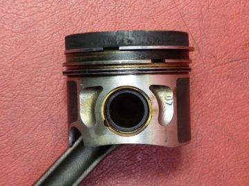 Поршень шатунный VW Skoda Seat 1.9 TDI BXE 2006 г.