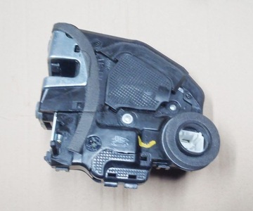 Avensis t27 auris ii 15-18 замок двері зад лівий фото №1