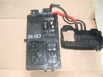 Cruze bsi коробка запобіжників 96982039-04 фото №1
