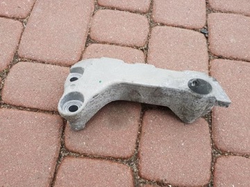 Кронштейн опора opc 2. 0t opel astra j 4 13248508, фото