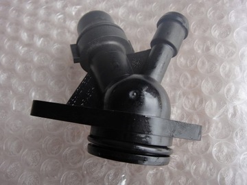 Audi q3 2. 0tfsi coolant flange 06h121132g, фото