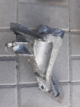 Лапа двигателя BMW E90 N47 6781916