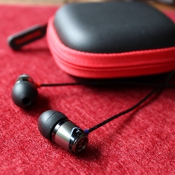 Наушники SoundMagic E10 BLACK, плетеный кабель