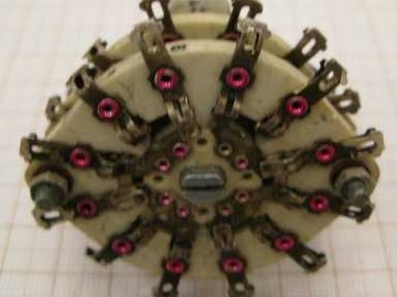 Поворотный переключатель 2П8Н