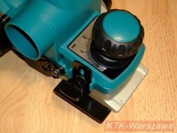 Рубанок MAKITA KP0810C 1050Вт 82мм