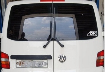 ФОРСУНКА + РЫЧАГ ОЧИСТИТЕЛЯ ДЛЯ ЗАДНЕГО VW T5, ПРАВАЯ ДВЕРЬ