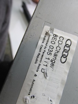 CD-ЧЕЙНДЖЕР AUDI A4 B6 B7 8E0035111D