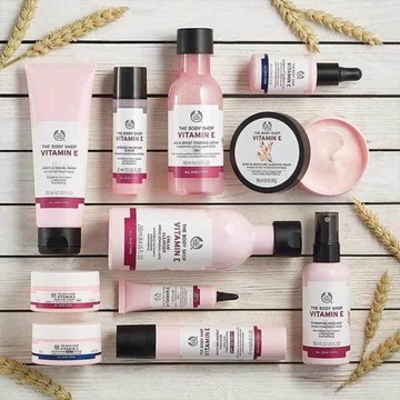 THE BODY SHOP Охлаждающий спрей для кожи с витамином Е Спрей для лица с витамином Е