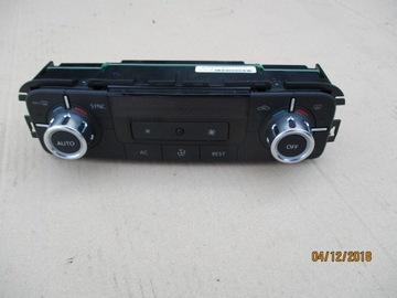 VW TOUAREG 7P0 PANEL NAWIEWU 7P6907040BK