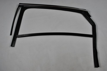 Уплотнитель накладка стекла Audi A8 D5 4N0839431A