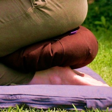 Подушка Zafu с рюшами Yoga Vipassana 40_15 см L