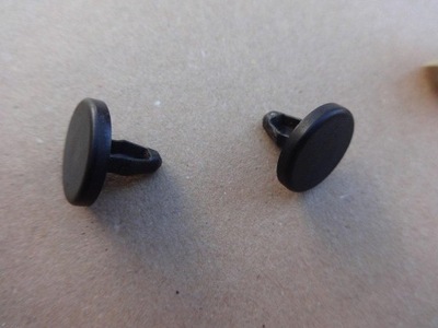 Кришка засувка кронштейн жабо volvo s40 v40 фото №1