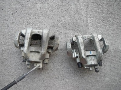 Супорт задня правий jeep grand cherokee 2011-2016 wk2 фото №1