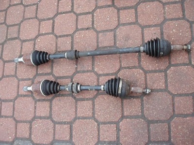 Приводной вал правый  nissan note 1,4 1,6 бензин фото №1