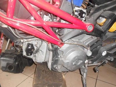 Ducati monster 796 2012 SILNIK