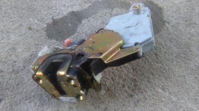 Nissan almera tino замок дверь левый задняя задний фото №1