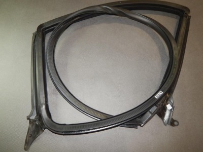 Audi a5 8t прокладка двері лівий задня 8t8833707c фото №1