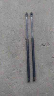 Mazda 2 02-07 привід амортизатор кришки задня фото №1