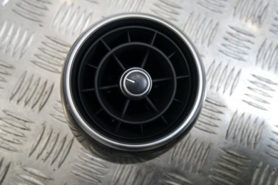 Решітка обдув вентиляції audi l a1 s1 8x1820901 фото №1