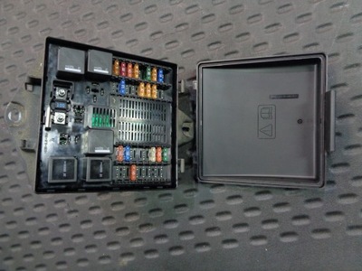 Коробка запобіжників jaguar xj iv x351 3.0 d фото №1