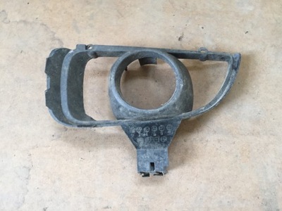 Решітка бампера ліва mazda mpv фото №1