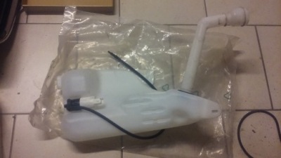 Renault fluence бак бачок распылителя фото №1