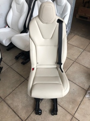 Tesla X fotel tylny lewy beżowy 1096733-06-B