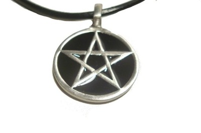 Wisior wisiorek naszyjnik PENTAGRAM na rzemyku
