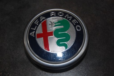 Значок alfa romeo giulia 16- фото №1