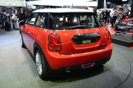 MINI COOPER 3 Карбоновая накладка на задний бампер