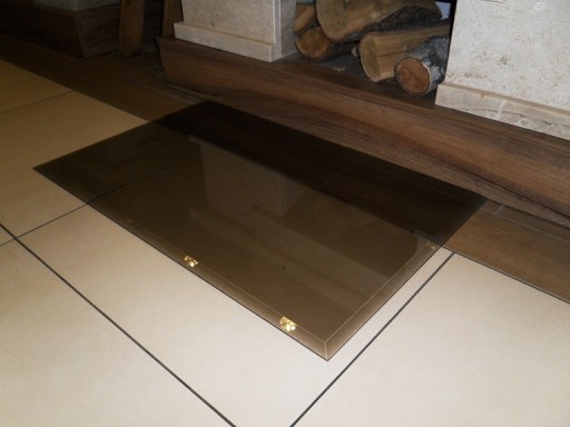 PODSTAWA SZKLANA PRZED KOMINEK 60x40 cm BRĄZOWA