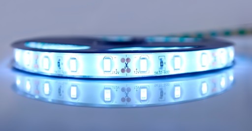 Oświetlenie 300 LED wodoodporne 5630 ZIMNA 25m