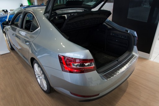 SKODA SUPERB III 5D ЛИФТБАК БАМПЕР КРЫШКА